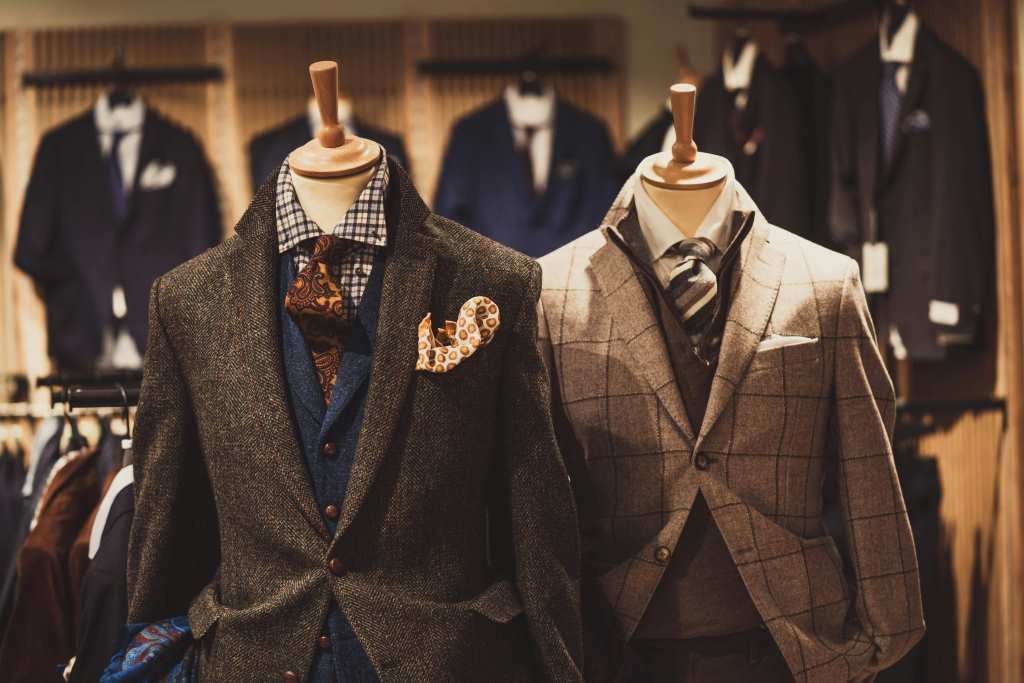 key elements of Dark Academia fashion