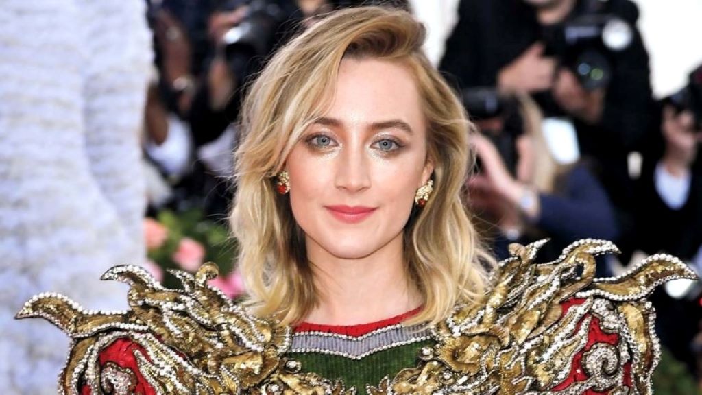 Red Carpet Ready: Decoding Secrets of Celebrity Hairstyles